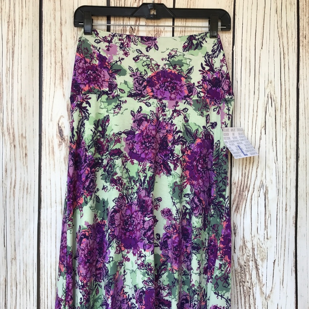Large Lularoe Maxi Skirt with flowers! 🌸🌸🌸